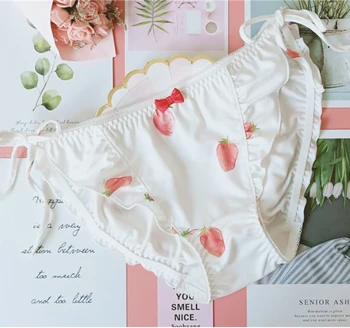 

Princess sweet lolita underwear Japanese girl lovely realistic strawberry printing milk silk lace underwear soft girl XWZ084