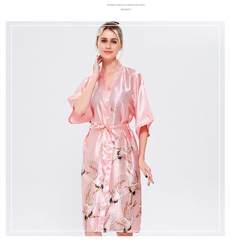 Pajamas Female Summer Sexy Women's Viscose Women's Robes Half-sleeve Shirt Large Size Bathrobe Model Silk Bride Morning Gowns