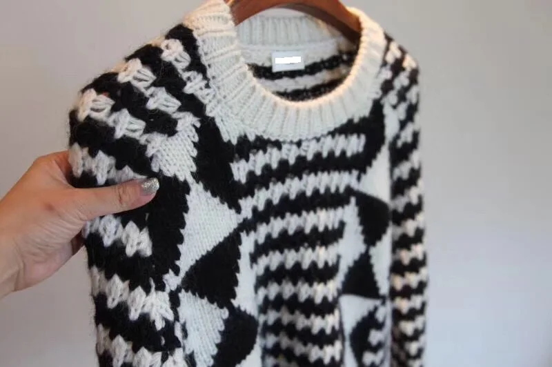 autumn and winter Thick needle black and white geometric woolen mohair sweater