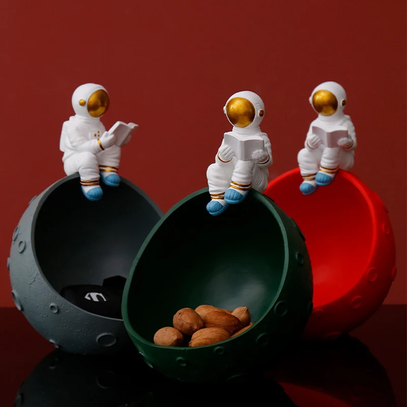 

Astronaut Figurines Half Moon Model Dried Fruit Plate Creative Bunny Girl Storage Decoration home Living Room Decor Accessories