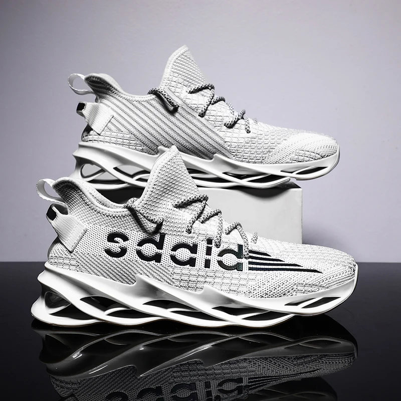 

Men Casual Shoes Breathable Running Shoes Reflective Fashion New Outdoor Thick Sole Non-Slip Jogging Hard-Wearing Male Sneakers