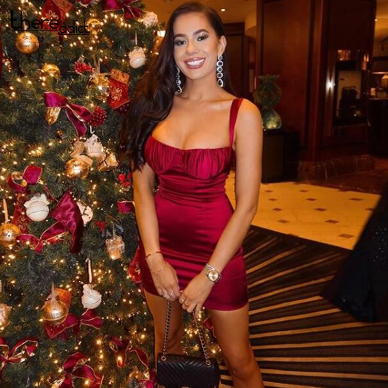 Облегающее мини-платье на тонких бретельках с открытой спиной для ночного клуба