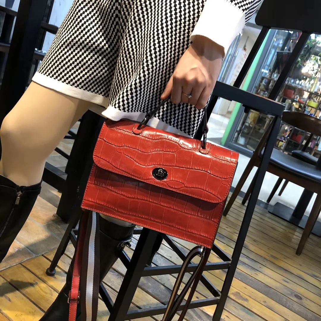 

Crocodile Pattern Handmade WOMEN'S Leather Bags Retro Casual Square Sling Bag Oil Wax Cowhide Crossbody Bag Flip Handbag