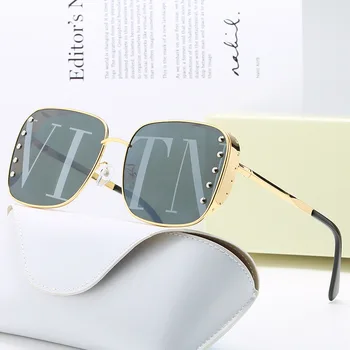 

2020 New Gothic Rivets Steampunk Sunglasses Women Men Brand Design Square Metal Sun Glasses Female Male Oculos De Sol Masculino
