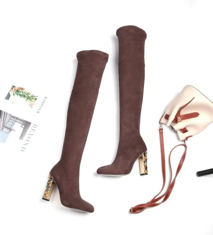 Chaussures femme/черные кожаные женские сапоги выше колена на высоком каблуке с кристаллами, на молнии, с острым носком, с высоким тонким голенищем, зимняя обувь