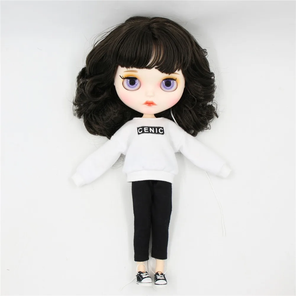 亚历山大 - 高级 Custom Neo Blythe 棕色头发、白色皮肤和哑光嘟嘟脸的娃娃 2