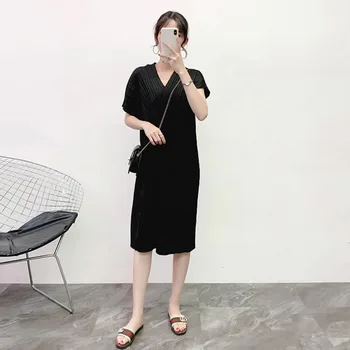 

LANMREM 2020 Autumn And Winter New Base Dress Loose Large Size V-neck Solid Color Short-sleeved Long Pleated Dress 19B-a256