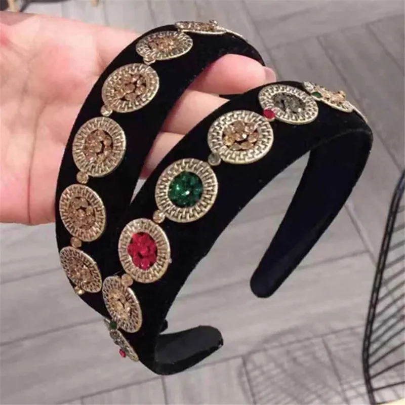 

Pauli Manfi 2019 New Baroque Ladies Gold Velvet Metal Artificial Pearl Wide Edge Sponge Temperament Fashion Party Hairband