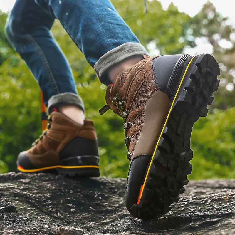 Professional Men Oudoor Hiking Shoes Watherproof Leather Shoes Mountain Climbing Boots Trekking Sport Sneakers Men Hunting Shoes