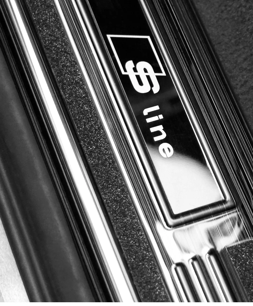 Подходит для 16-19 новых Audi Q7 модифицированные приветственные педали порог полосы q7 внутренняя отделка полосы аксессуары