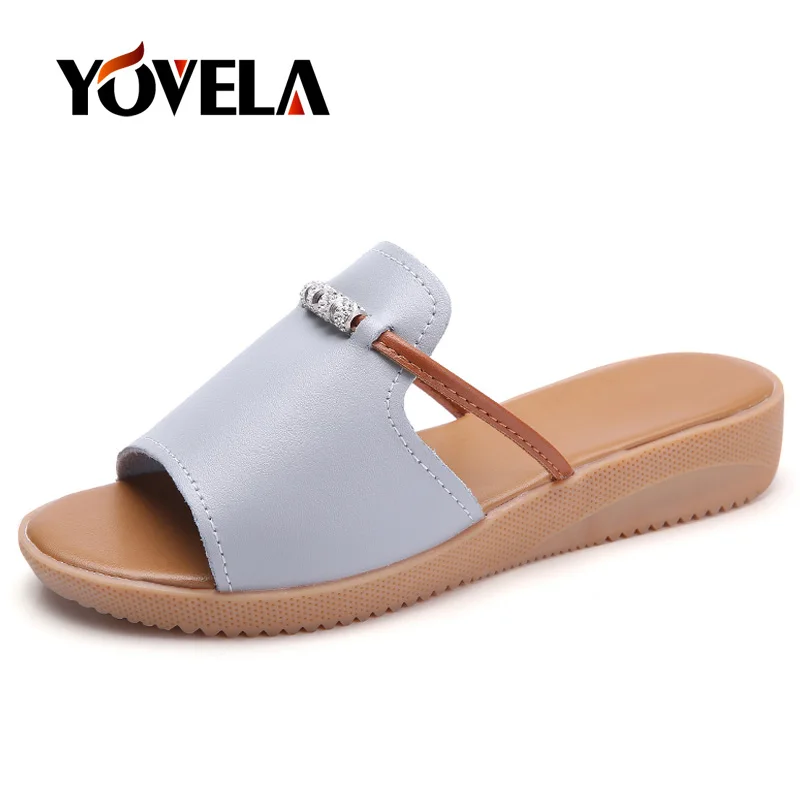 

Шлепанцы женские из натуральной кожи, без шнуровки, с кристаллами