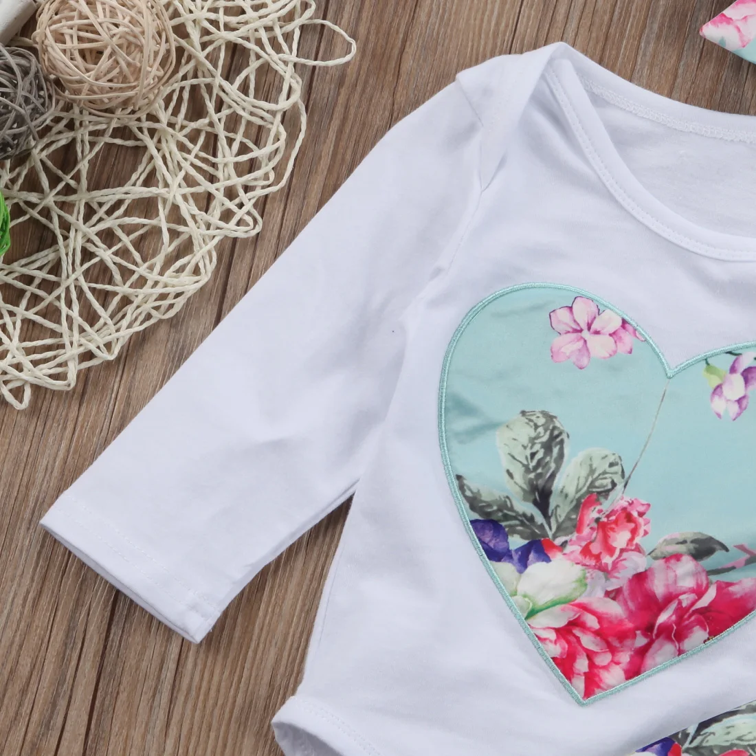 Одежда для малышей ; комплект из 3 предметов; одежда с цветочным рисунком для новорожденных девочек; комбинезон+ штаны+ повязка на голову; комплект одежды