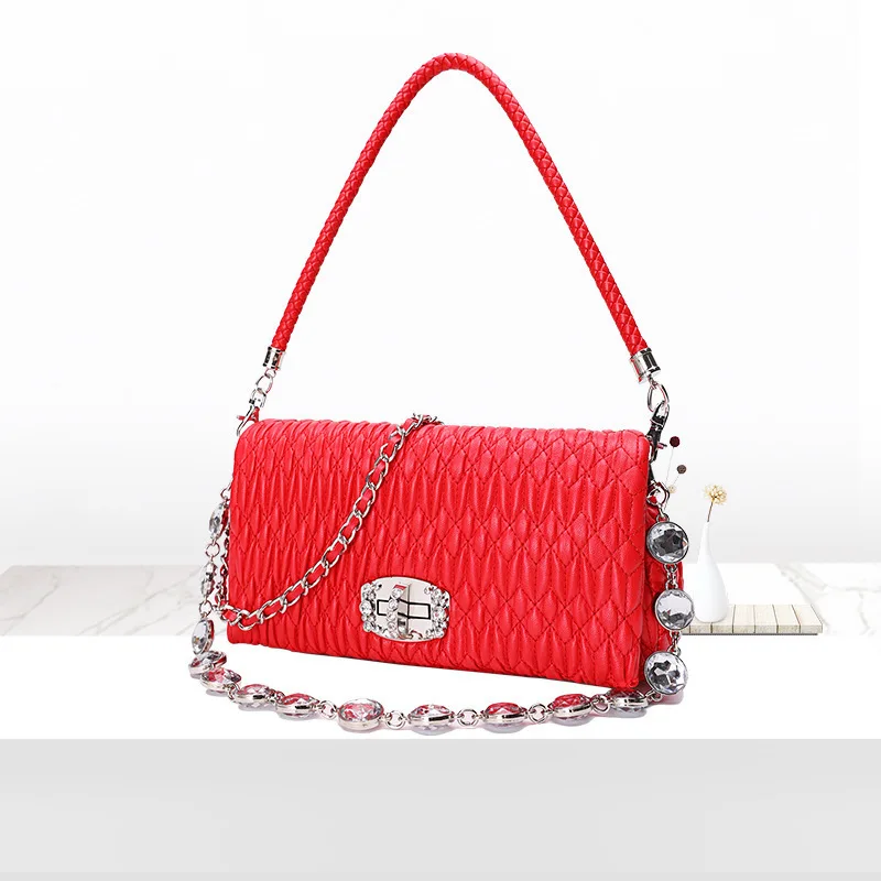 

2020 Single Shoulder Sheepskin Portable Oblique Satchel Chain Diamond Female Mini Small Bag 9050