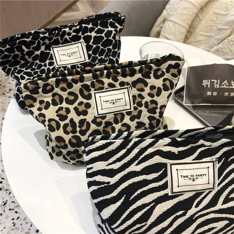 Large Women Leopard Cosmetic Bag Canvas Waterproof Zipper Make Up Bag Travel Washing Makeup Organizer