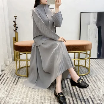 

Spring 2020 Women Pleated Fashion New Tidal Jacket Trousers Two Pieces Clothing Set