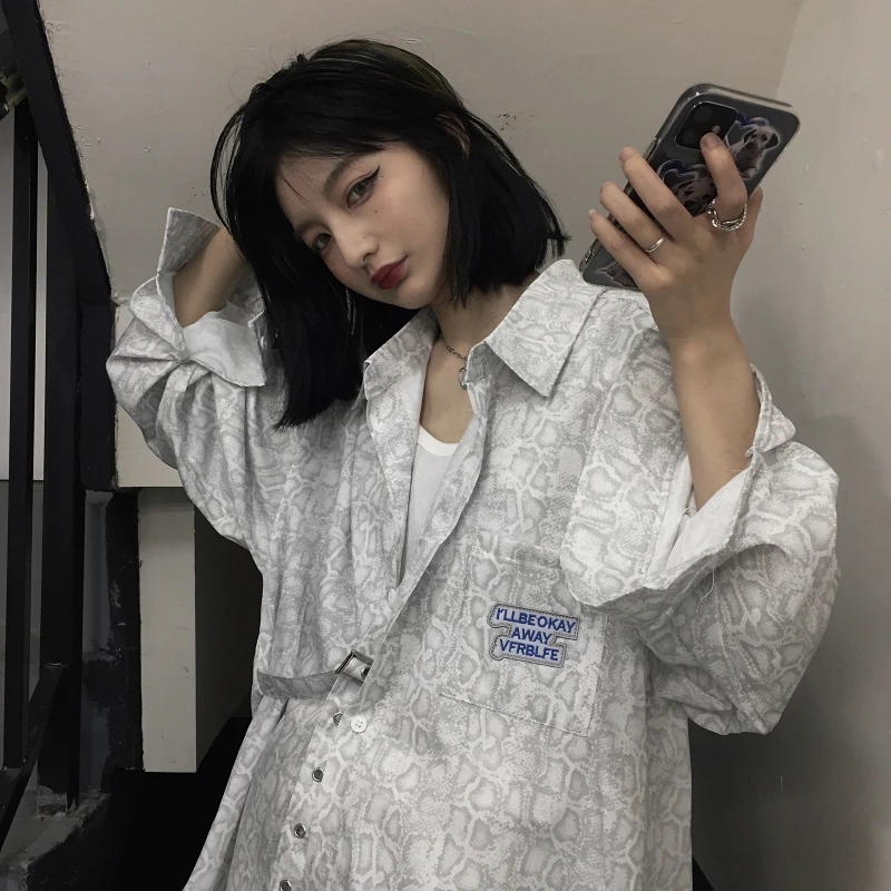 

Женские хипстерские рубашки с длинным рукавом и принтом змеиной кожи, женские свободные однобортные уличные рубашки в стиле Харадзюку, осенняя корейская модная одежда