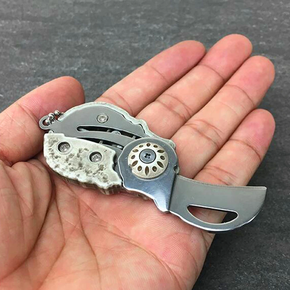 Folding Vintage Skull Design Blade Pocket Mini Knife Outdoor Camping Survival Tactical Knife Necklace Keychain EDC Crafts Tool