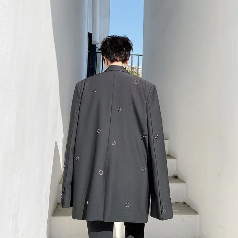 Рисунок 5 - Пиджак мужской свободного покроя на одной пуговице