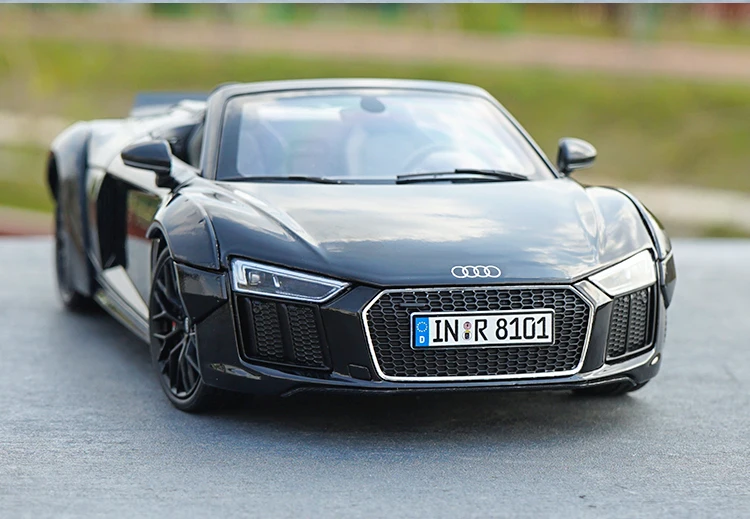 Оригинальная Авторизованная Подлинная модель автомобиля Audi R8 V10 plus новая под