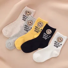 Dreamlikelin в стиле Харадзюку, Чулочные изделия с рисунком улыбающегося лица Для женщин хлопка имеют счастливый день Повседневное хлопковыетолстые короткие носки