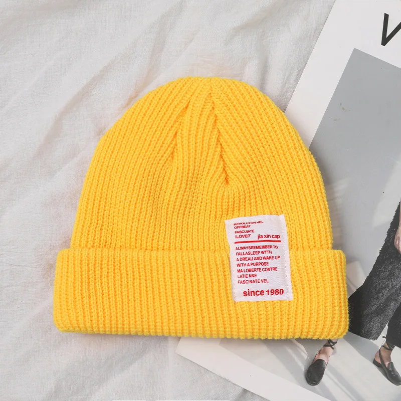 Yellow Карамельные цветные зимние вязаные шапки для женщин/девушек, теплая Корейская шапочка, модная шапка с манжетами, милая шапка Skullies, шапочка - Цвет: Yellow
