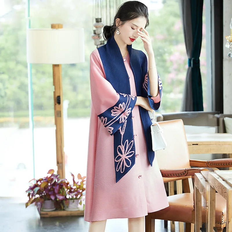 

Embroidered Three Quarter Sleeve solid dress 2020 spring new large size loose A-line Pink dress free scarf