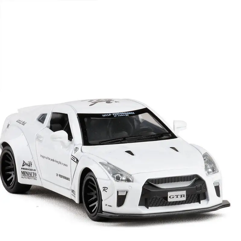 1:32 моделирование Nissan GTR соревнование сплава автомобиля модельная форма-литье игрушечный автомобиль детская откатная вспышка супер-бегущая машина игрушка