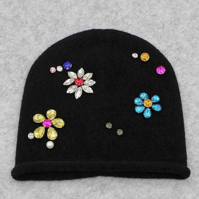 GZHILOVINGL, новинка года, осенне-зимняя вязаная шапка с кроличьим мехом, шерстяная шапка, шапка ручной работы с бриллиантовым цветком, Skullies Beanies для женщин - Цвет: Черный