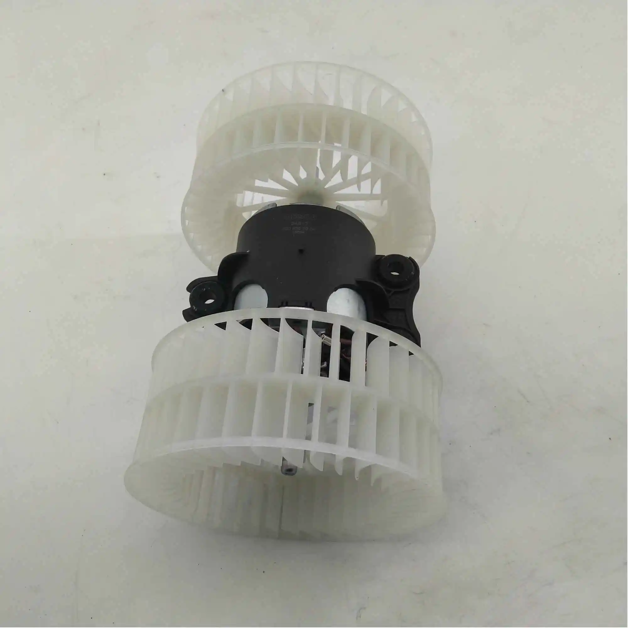 0008357904 for Mercedes Benz Vito Viano W639 2004 Onwards Hella Heater