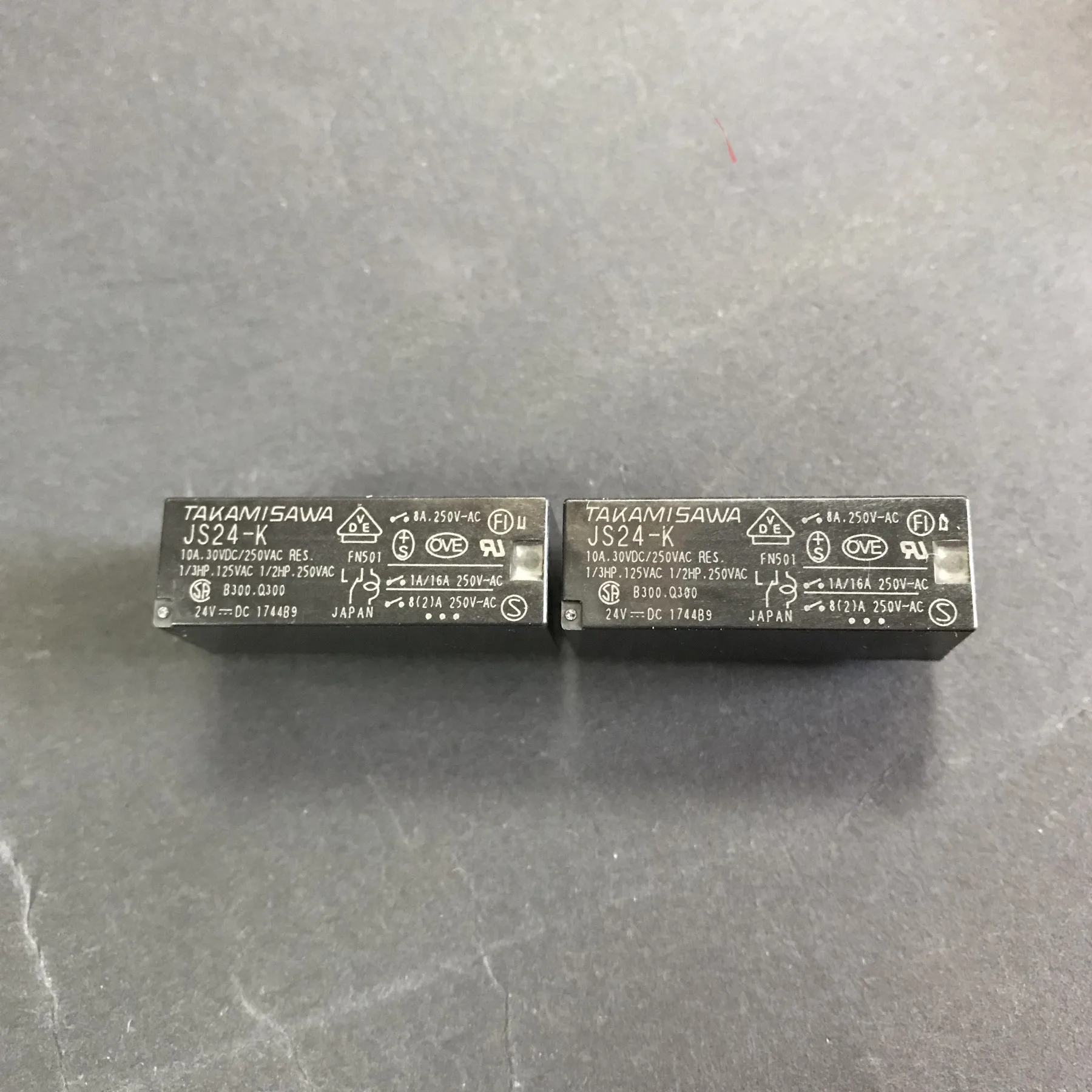 

JS24-K 24VDC 5PIN 8A 250VAC реле