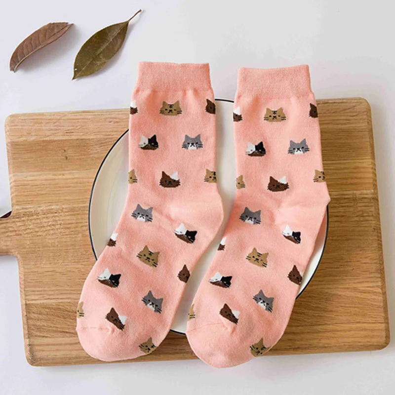 Qisin New Design Women Socks Cartoon Animal Cute Cat Ankle Short Casual Girl Thick Warm Cotton Socks for Ladies Christmas Gifts thermal socks for women