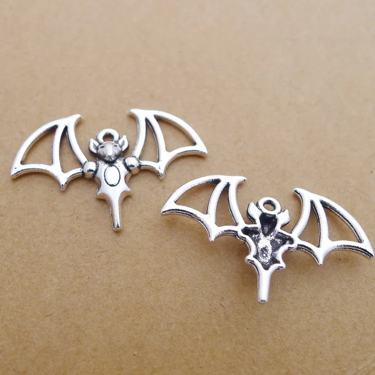 

10 Pieces/Lot 23*33mm Alloy Antique Silver Hollow Out Bat Charm Pendant For Jewelry DIY Making Finding Accessories