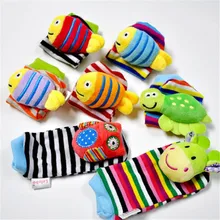 Hochet en peluche pour bébé, chaussettes de poignet, jouets animaux de dessin animé, éducation précoce, doux, cloche à main, jouets en peluche 