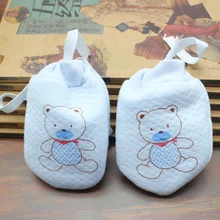 Детские хлопковые анти-царапающиеся перчатки варежки для новорожденных Защита лица утолщаются держать тепло митенки, перчатки Аксессуары для младенцев