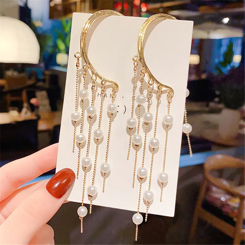 

Joker Retro Personality Is Ear Pierced Ear Bones Clip Pearl Tassel Long Ears Hang Women Accessories. A Birthday Present .Party