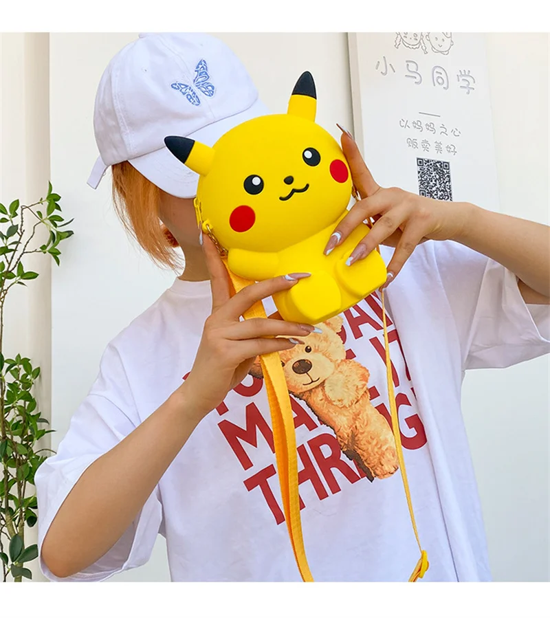 Original 13x18cm Cute Pokémon Cartoon Anime Silicone Bag Pikachu Eevee Dolls Shoulder Bag Messenger Bag Coin Purse Girl Gifts king ghidorah toy