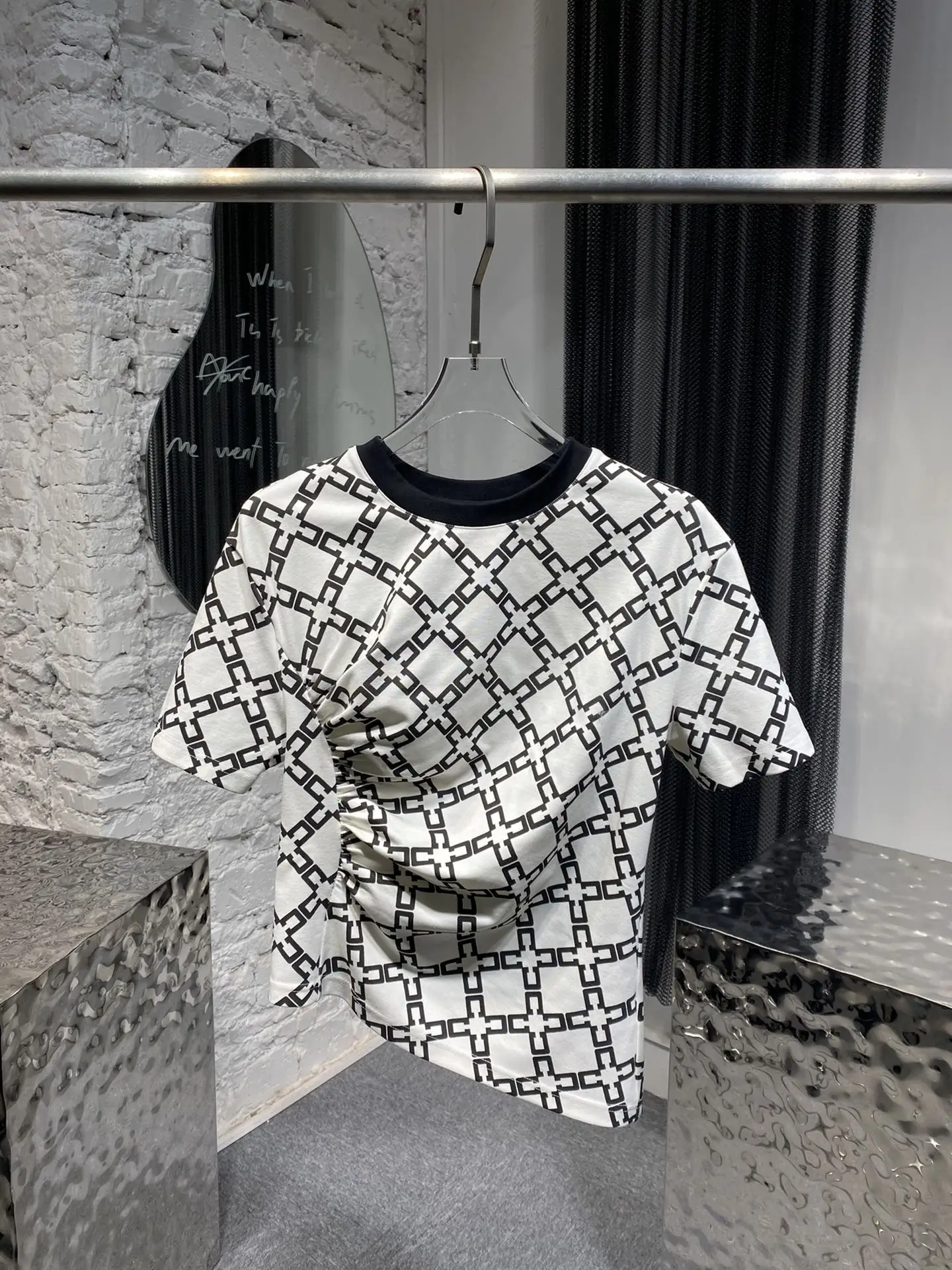 の最新トレンド 非対称の女性用半袖プリントtシャツ カジュアルなキャラクター エレガント フィット 高品質 新品 22年春 激安新品大特価 Hashaliach Co Il