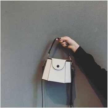 

The new south Korean version of 2020 is full of foreign style girls cross-body ins super hot mini bucket bag