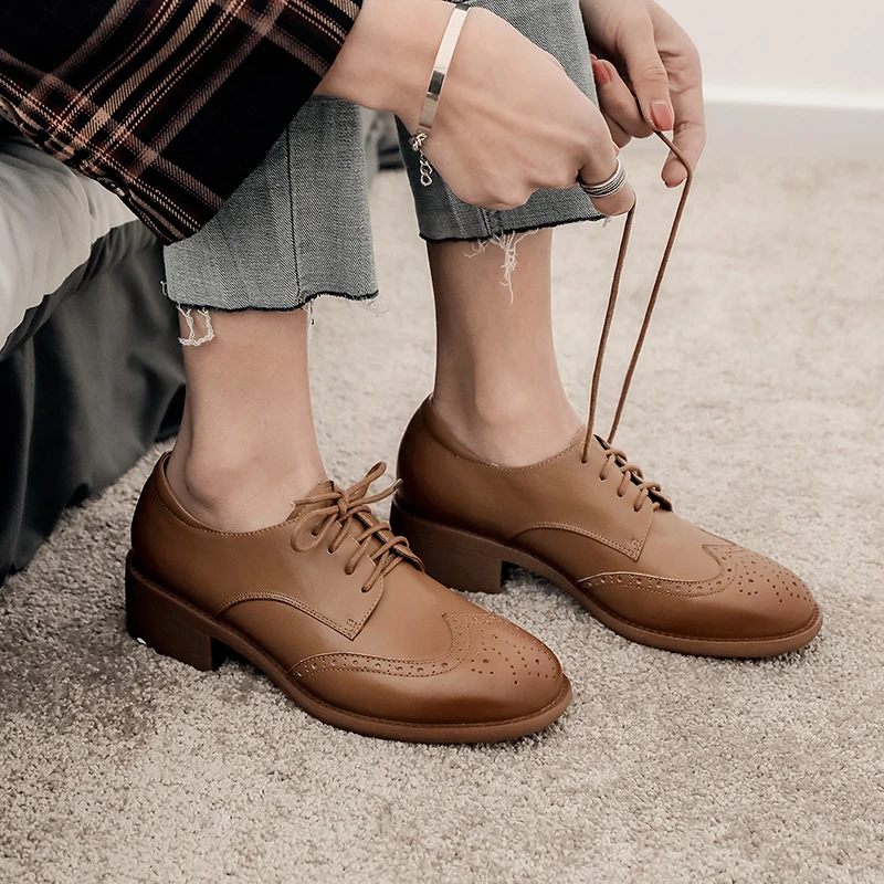 

2020 Women Pumps Cow Leather Autumn Spring Brogue Style Round Toe Lace Up Square Heel High Heels Party Dress Wedding
