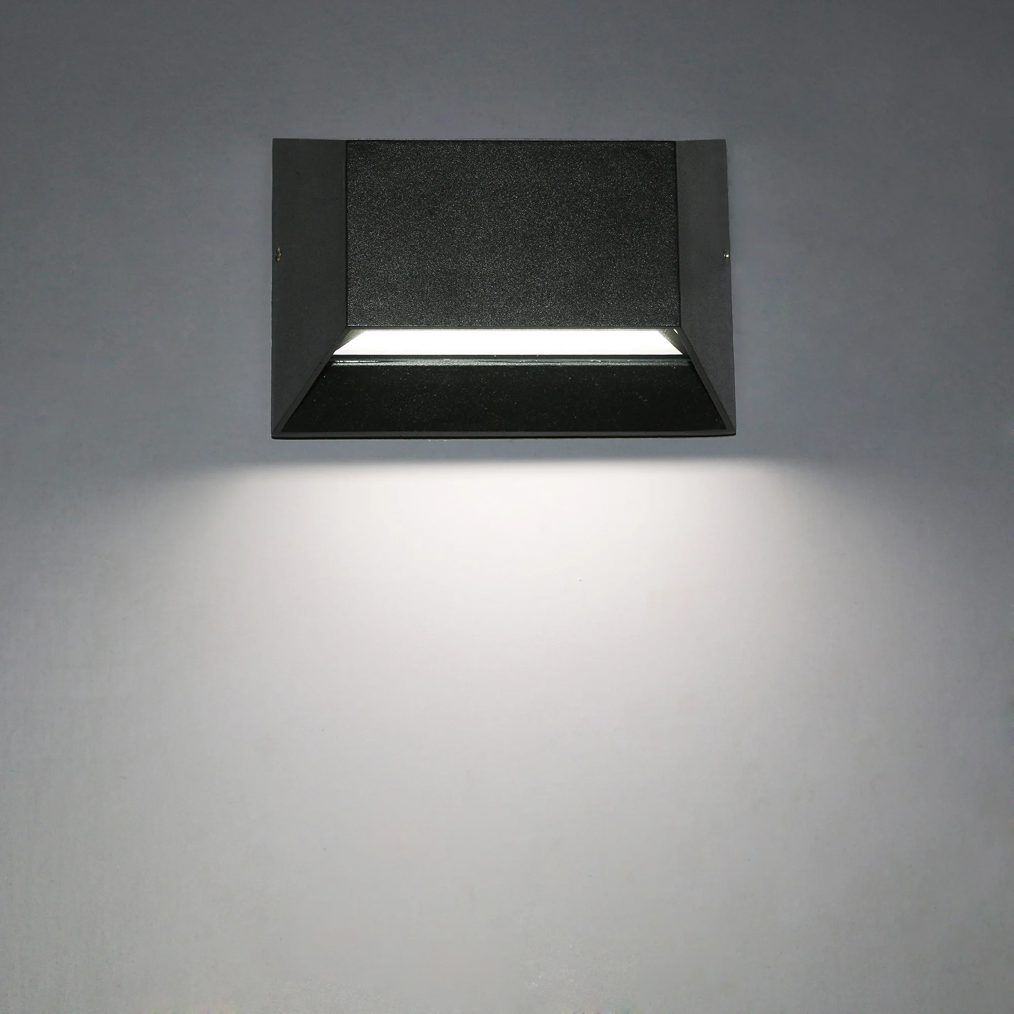 Indoor/Ourdoor 6W LED Wall Sconce Light Fixture Waterproof Lamp Cottage Walkway Gate Black shell