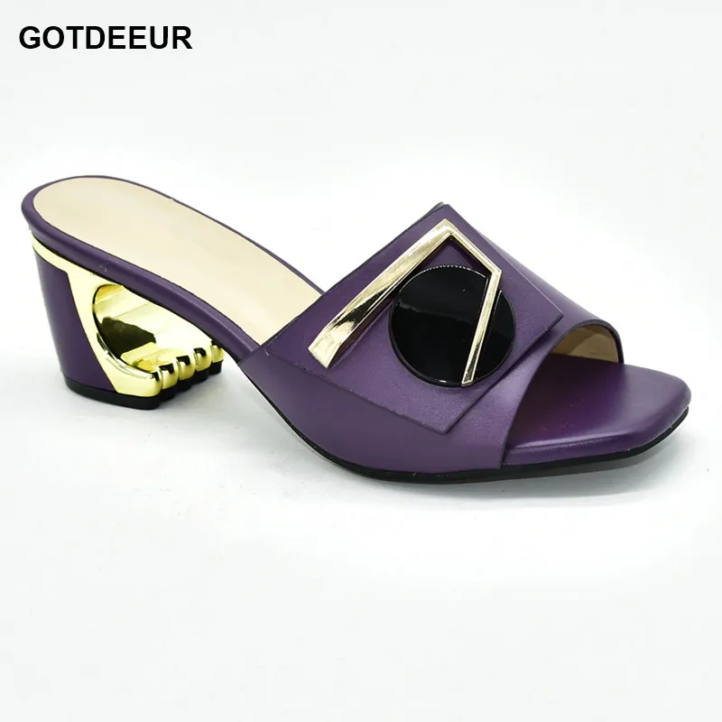 couleur pourpre chaussures