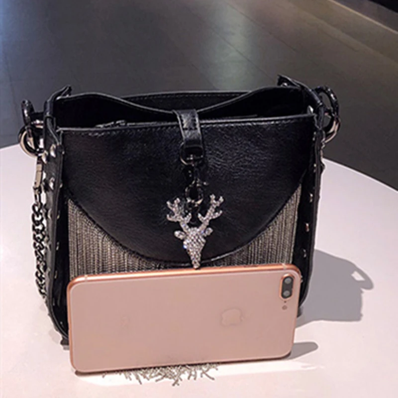 

2019 New Fashion Women Bucket Bag with Diamond Rivet Small Pearl Tassel Lady Chain Strape Crossbody Bag and Handbag Totes Purse