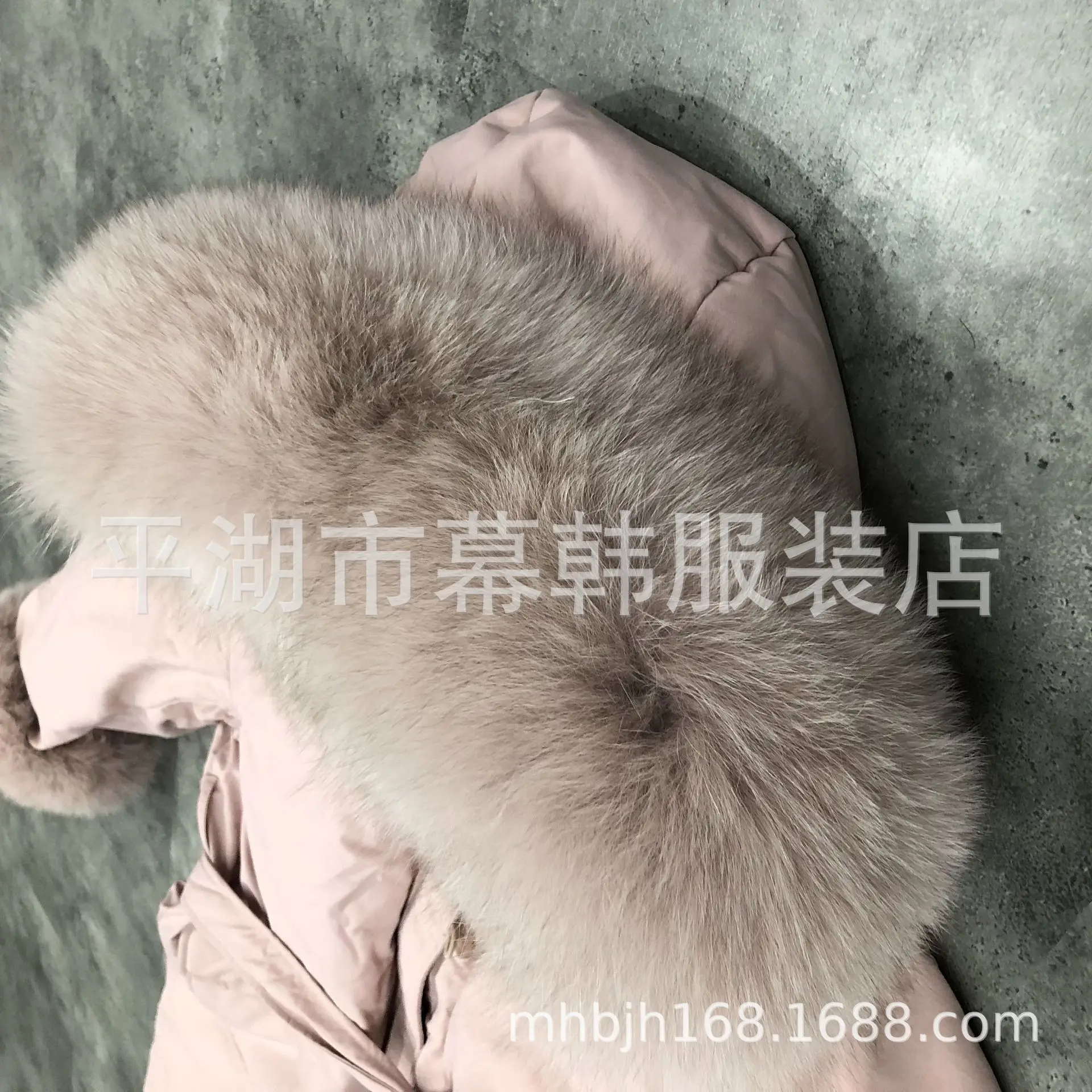Южная Корея Dongdaemun манжета лисий мех выше колена пуховик Женская средней длины Талия обнимает большой меховой воротник толстое пальто