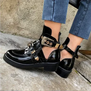 

Metal buckle in the strap decoration ladies thick heels black white round toe high heels spring and autumn high heel boots