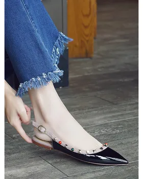 

[Worry female WUYOUNV] 2019 new women's summer flat toe cap sandals large size small size rivet pointed shoes