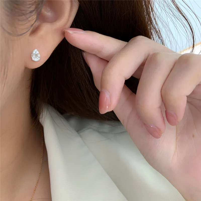 Aazuo 18K Pure White Gold Fine Jewelry Real Natural Diamond 0.20ct Classic WaterDrop Stud Earring Upscale Trendy  Party Hot Sell