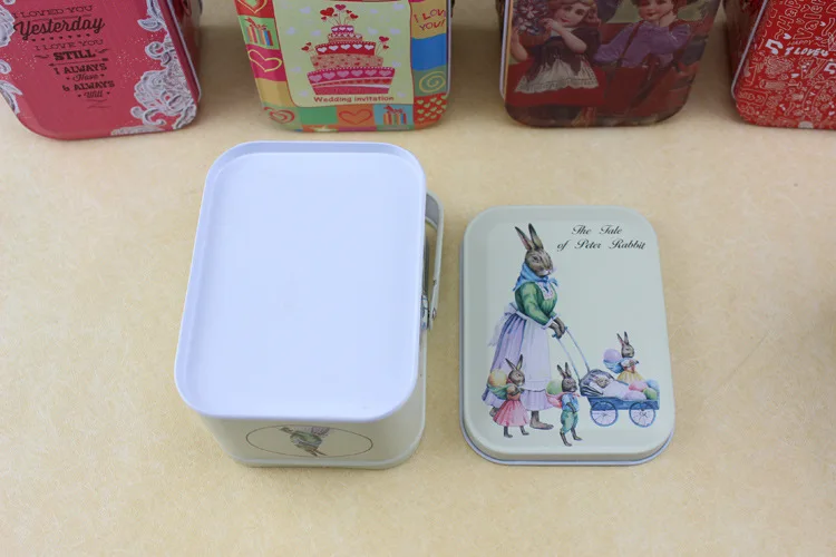 3677328978_1388919896