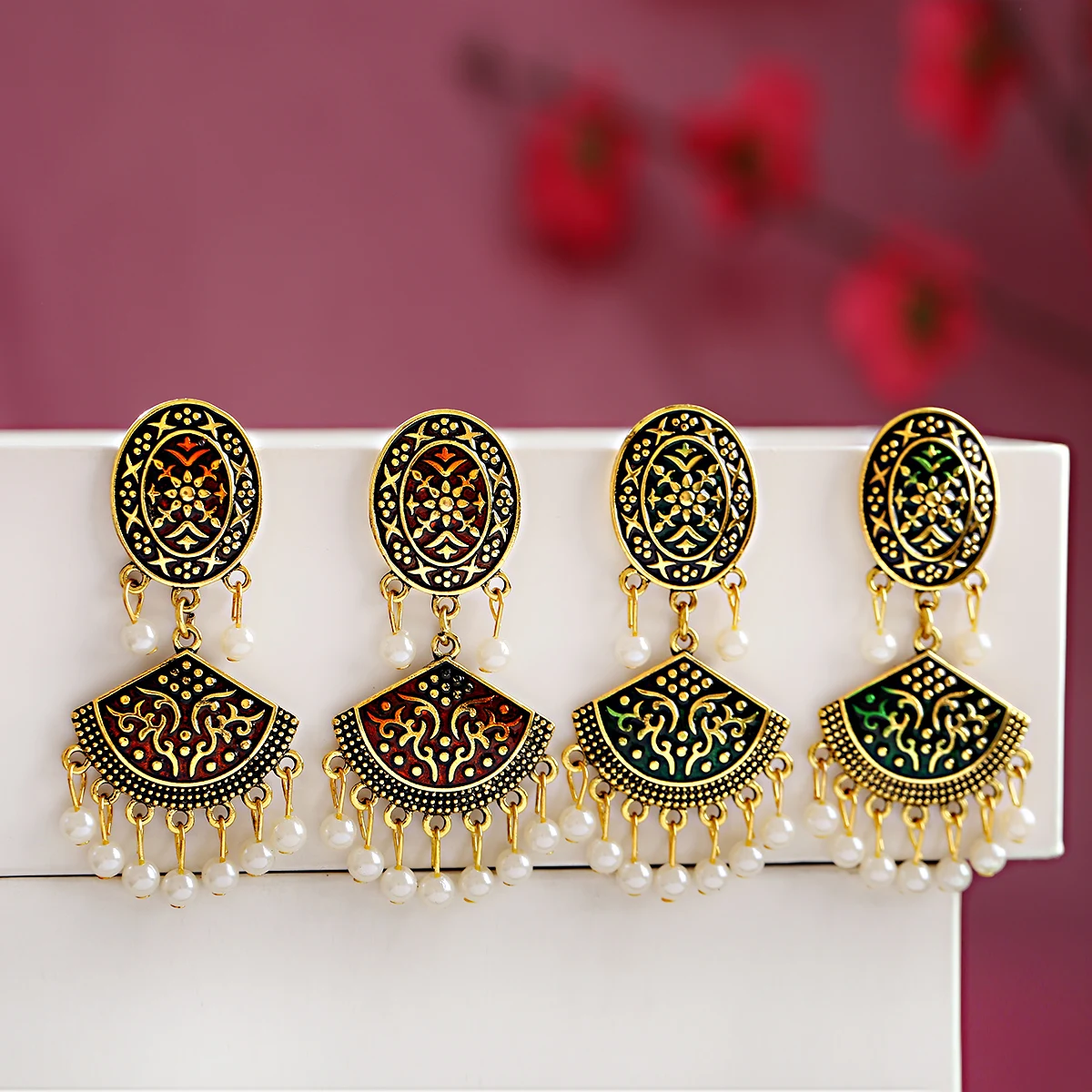 OIQUEI индийские серьги Jhumka для женщин геометрические из сплава с резным жемчугом