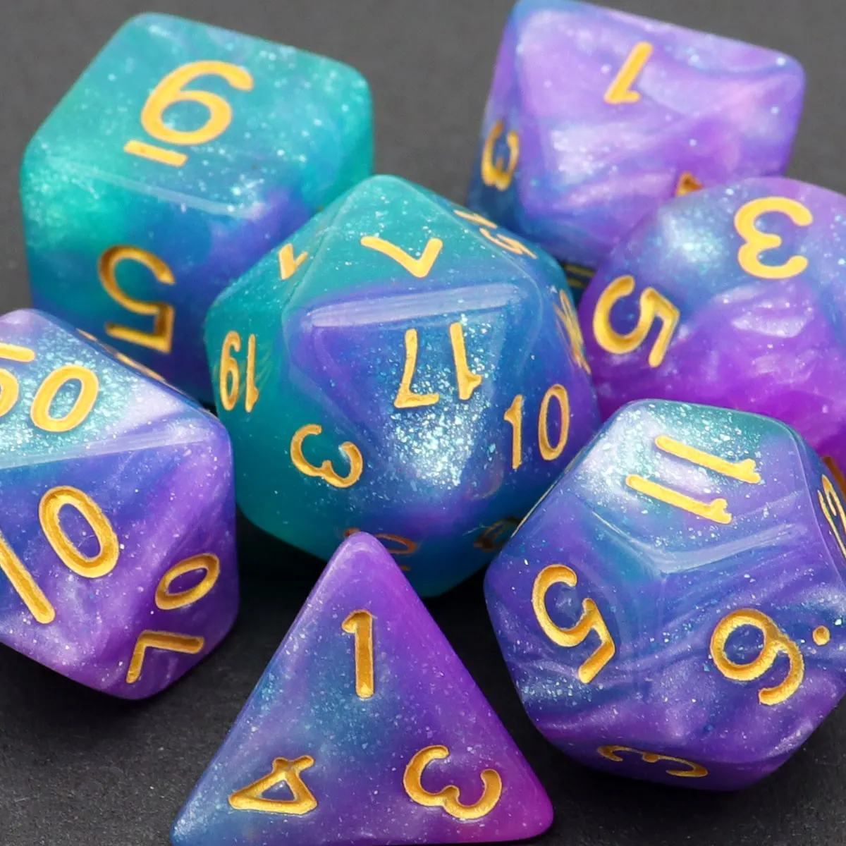 

Haxtec DND Dice Set 7PCS Blue Purple Glitter Sparkling Polyhedral D&D Dragons Dice for TTRPG