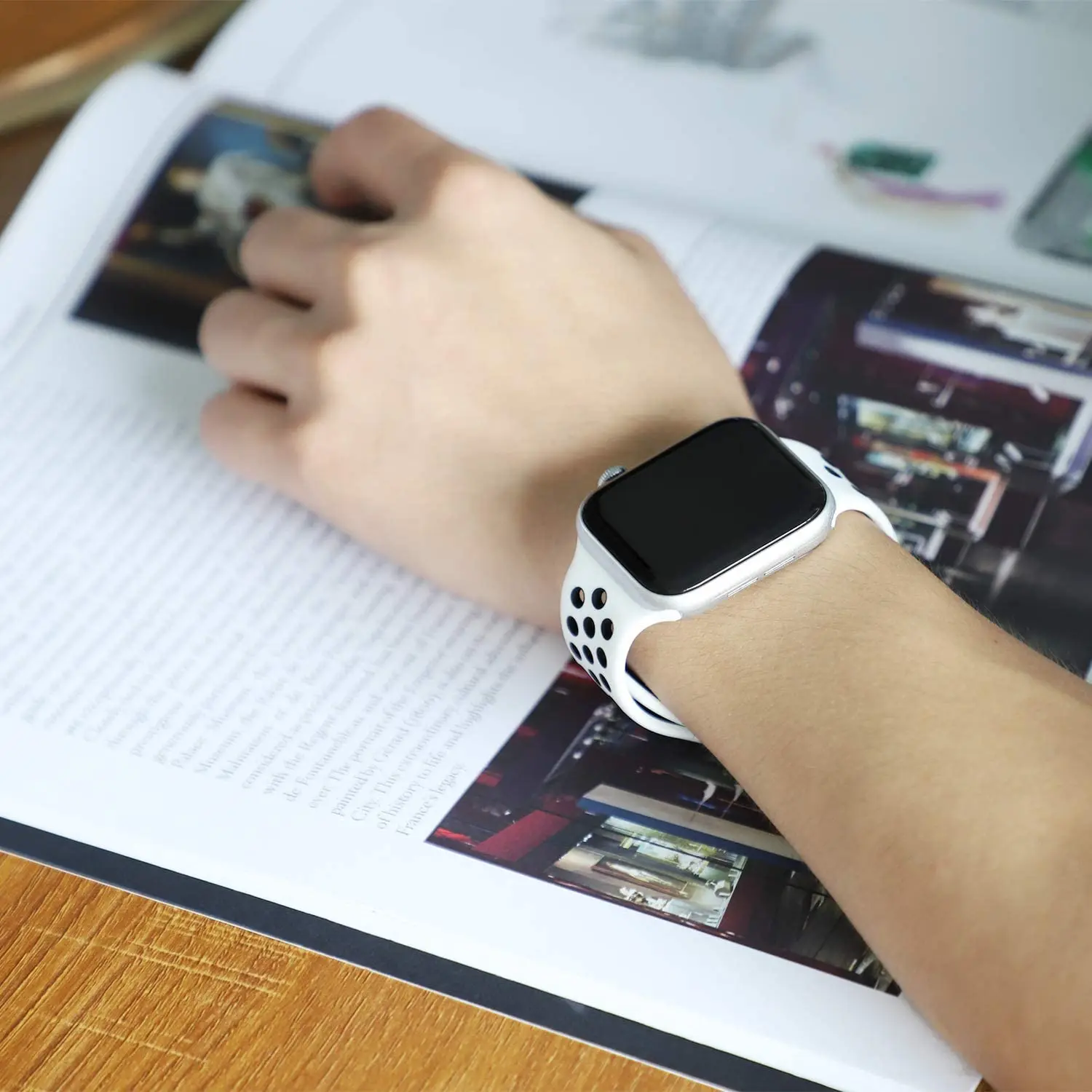 Silicone Strap For Apple Watch band 44mm 40mm iWatch 38mm 42mm Smartwatch watchband Bracelet Apple Watch 6 SE 5 4 3 Accessories